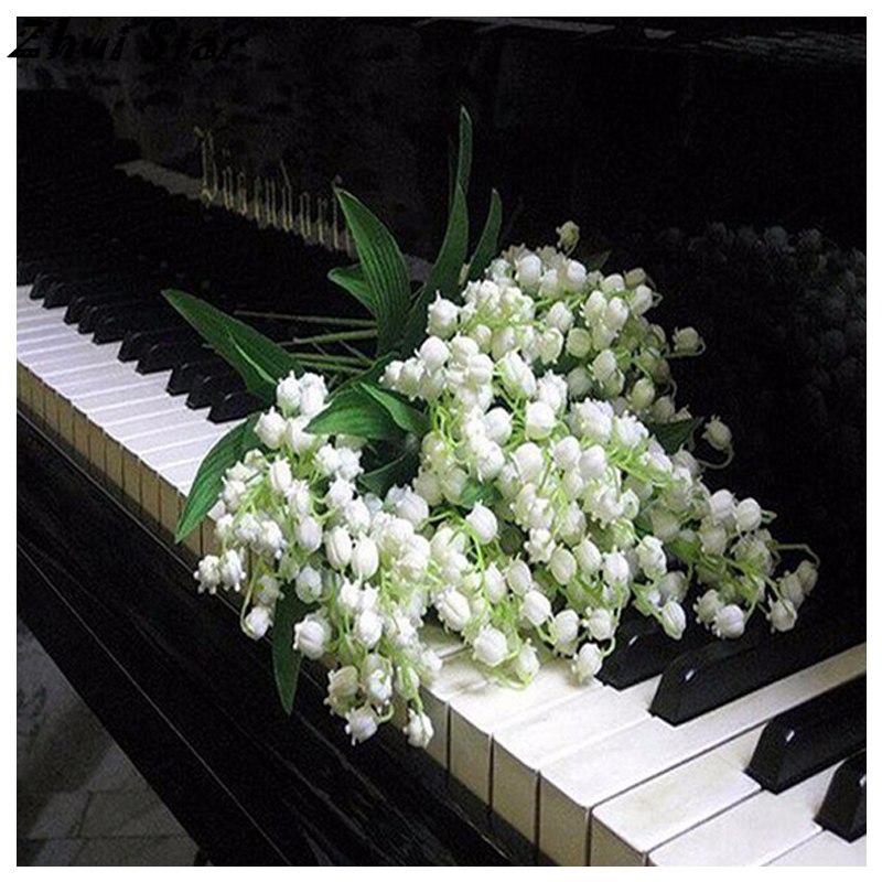 Piano & White Fl...